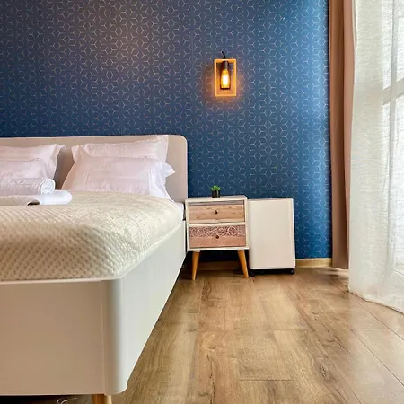 Апартаменти Bugatti's Flat *